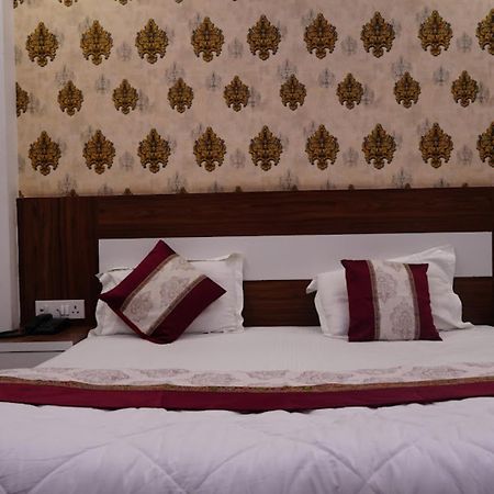 Hotel The Ramay Palace Ayodhya Dış mekan fotoğraf