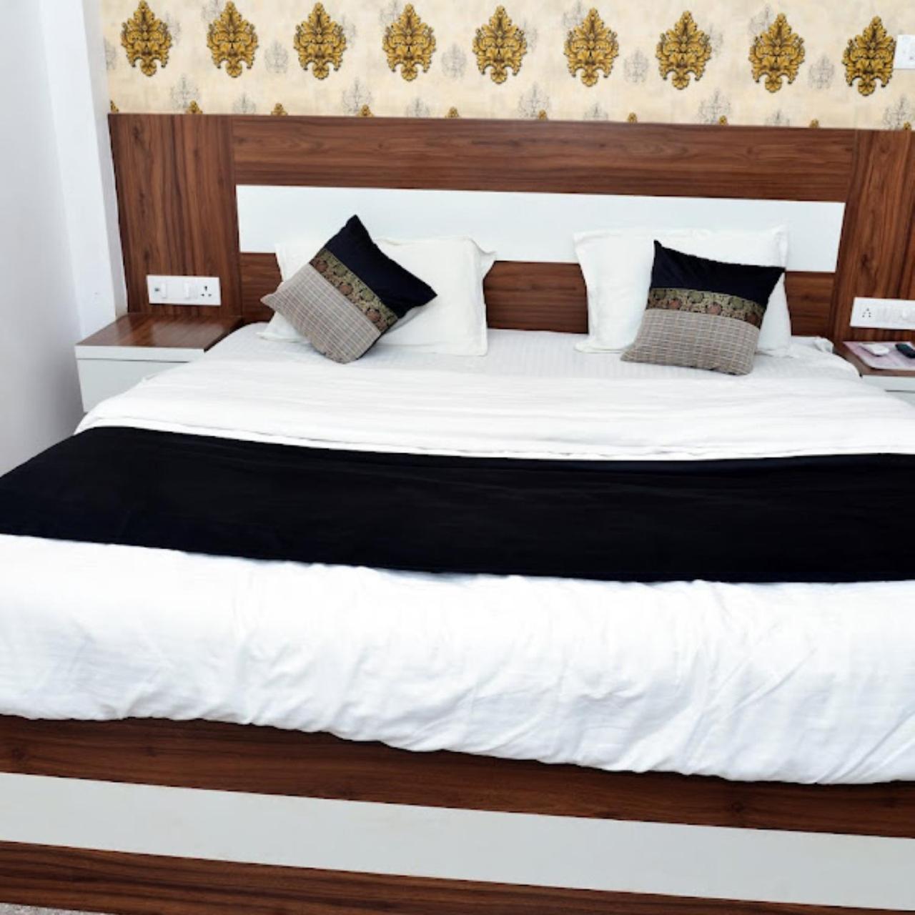 Hotel The Ramay Palace Ayodhya Dış mekan fotoğraf