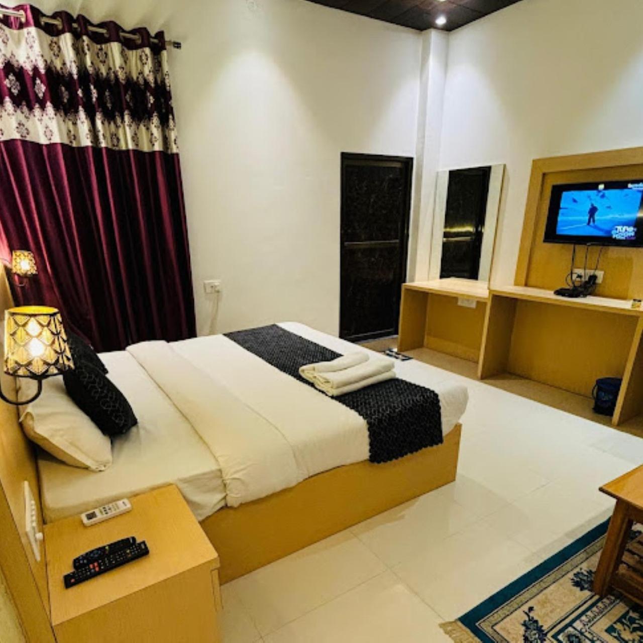 Hotel The Ramay Palace Ayodhya Dış mekan fotoğraf