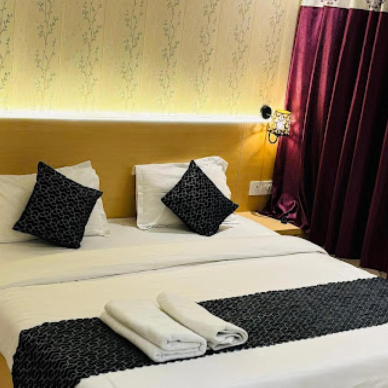 Hotel The Ramay Palace Ayodhya Dış mekan fotoğraf